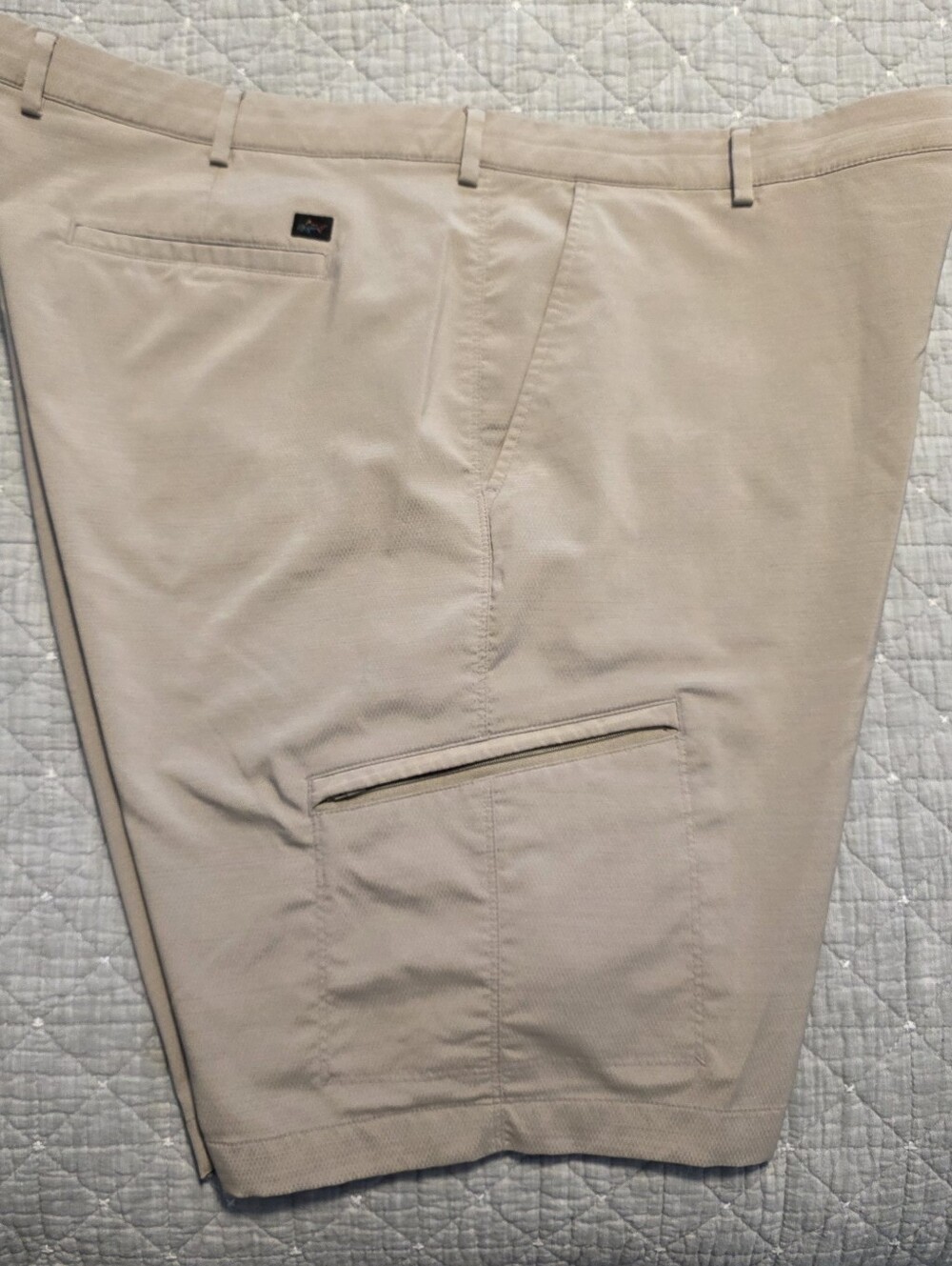 Greg Norman Collection Men's Golf/Casual Lightweight Shorts in Light Beige